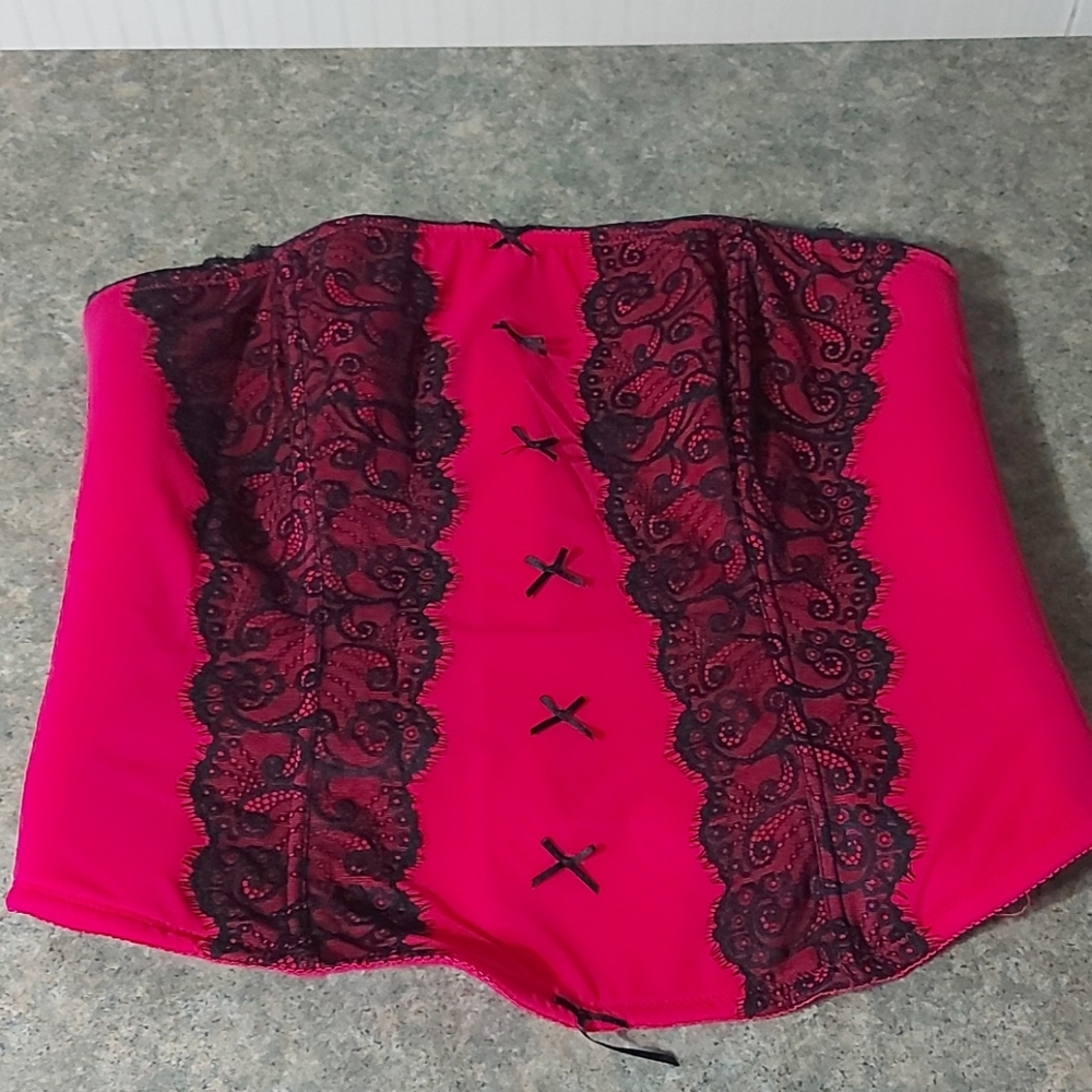 Lane Bryant Cacique Pink & Black Lace Bustier 26
